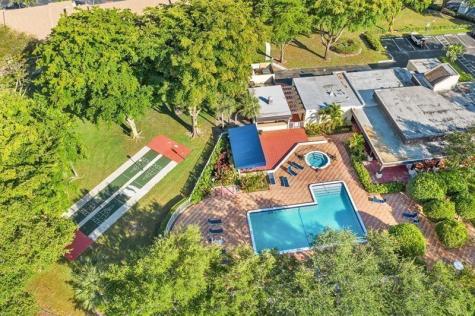 2059 SW 15th Street Deerfield Beach FL 33442