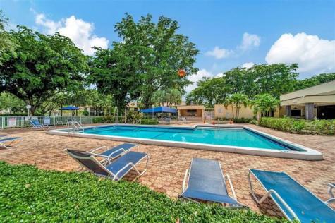 2059 SW 15th Street Deerfield Beach FL 33442