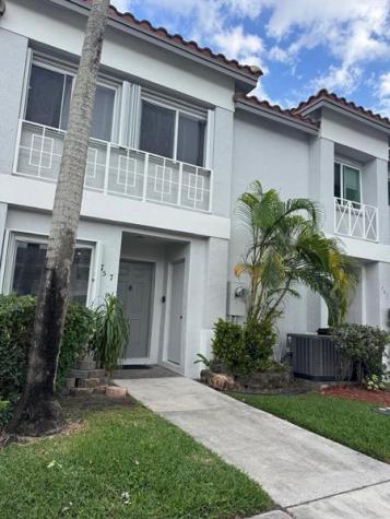 757 NW 208th Drive Pembroke Pines FL 33029