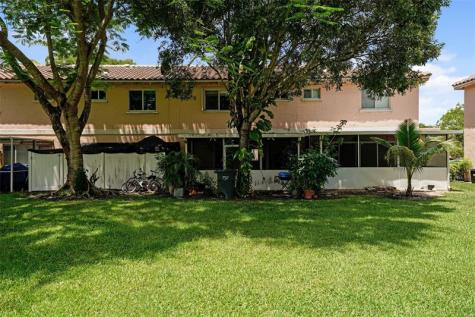 757 NW 208th Drive Pembroke Pines FL 33029