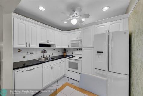 569 Flanders Delray Beach FL 33484