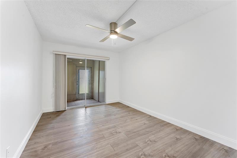 1052 Hythe C Boca Raton FL 33434