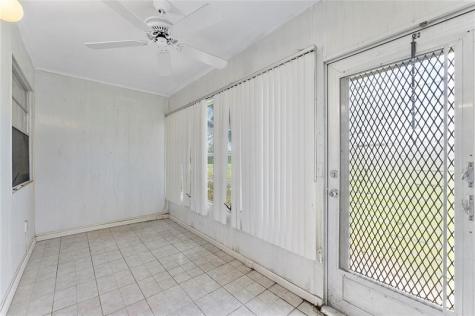 1052 Hythe C Boca Raton FL 33434