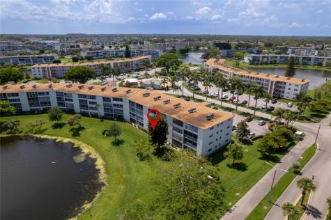 1052 Hythe C Boca Raton FL 33434