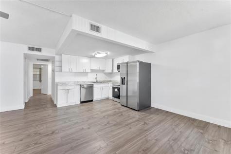 1052 Hythe C Boca Raton FL 33434