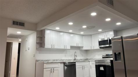 1052 Hythe C Boca Raton FL 33434