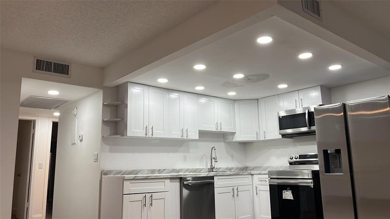 1052 Hythe C Boca Raton FL 33434