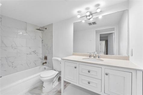 1052 Hythe C Boca Raton FL 33434