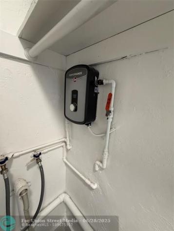 2213 Lincoln Street Hollywood FL 33020