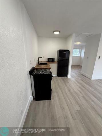 2213 Lincoln Street Hollywood FL 33020