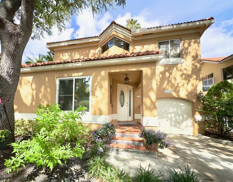 11229 Lakeview Drive Coral Springs FL 33071