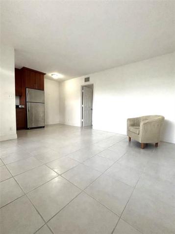 4071 N Dixie Highway Oakland Park FL 33334