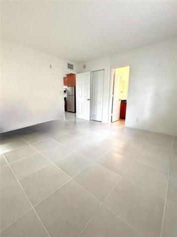 4071 N Dixie Highway Oakland Park FL 33334