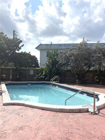 4071 N Dixie Highway Oakland Park FL 33334