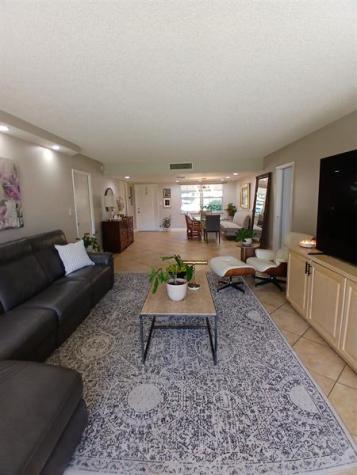 907 Cypress Terrace Pompano Beach FL 33069