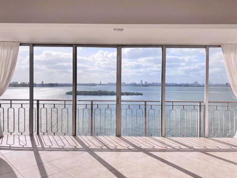 11111 Biscayne Boulevard Miami FL 33181