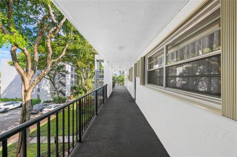 471 N Pine Island Road Plantation FL 33324