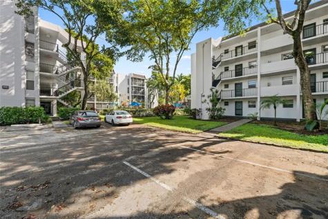 471 N Pine Island Road Plantation FL 33324