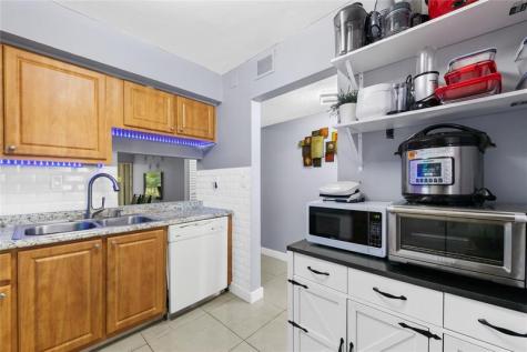 471 N Pine Island Road Plantation FL 33324