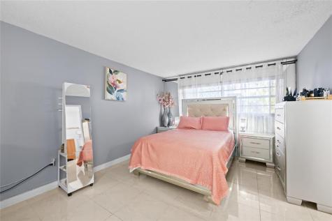 471 N Pine Island Road Plantation FL 33324
