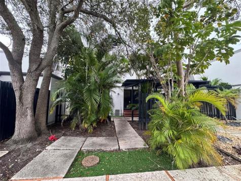 1391 E Golfview Drive Pembroke Pines FL 33026