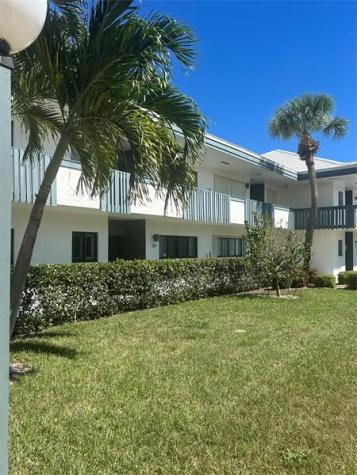 175 SE Saint Lucie Boulevard Stuart FL 34996