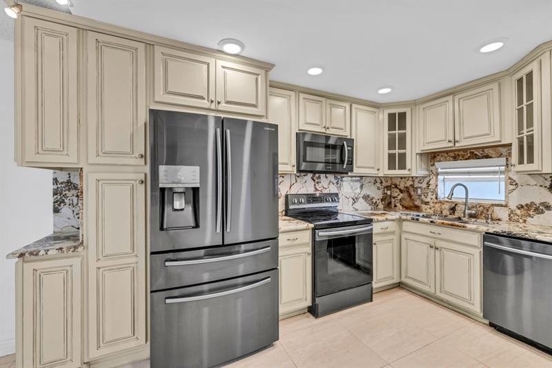 8941 S Hollybrook Boulevard Pembroke Pines FL 33025