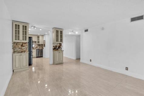 8941 S Hollybrook Boulevard Pembroke Pines FL 33025