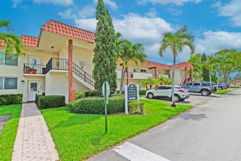 8941 S Hollybrook Boulevard Pembroke Pines FL 33025