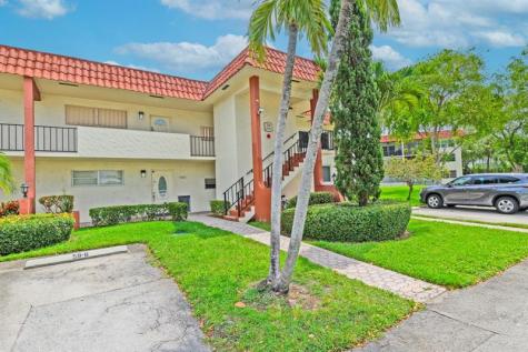 8941 S Hollybrook Boulevard Pembroke Pines FL 33025