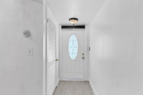 8941 S Hollybrook Boulevard Pembroke Pines FL 33025