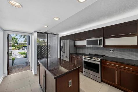 1100 SE 5th Court Pompano Beach FL 33060