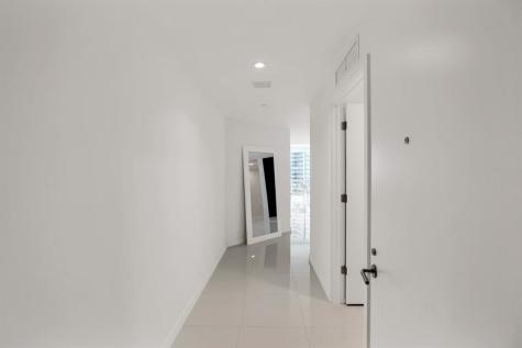 851 NE 1st Avenue Miami FL 33132