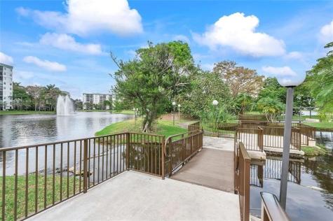 2221 Cypress Island Drive Pompano Beach FL 33069
