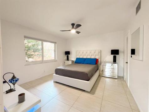 136 NE 19th Court Wilton Manors FL 33305