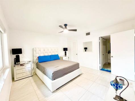 136 NE 19th Court Wilton Manors FL 33305