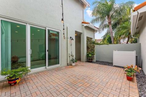 1135 Buttonwood Lane Hollywood FL 33019