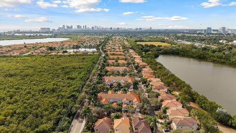1135 Buttonwood Lane Hollywood FL 33019