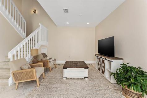 1135 Buttonwood Lane Hollywood FL 33019