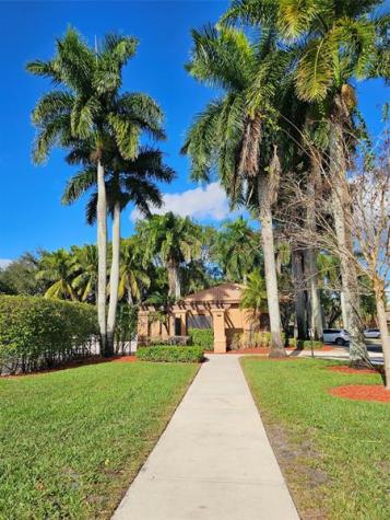 1498 Barcelona Way Weston FL 33327