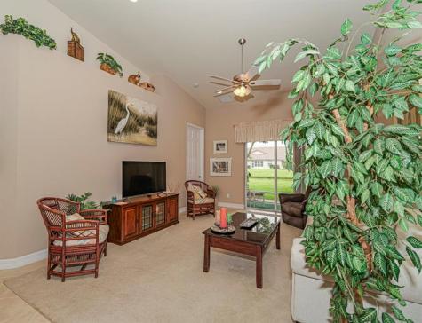 6480 Oxford Circle Vero Beach FL 32966