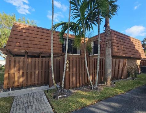862 SW 118th Terrace Davie FL 33325