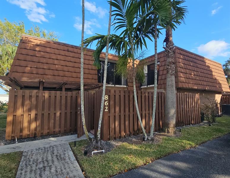 862 SW 118th Terrace Davie FL 33325