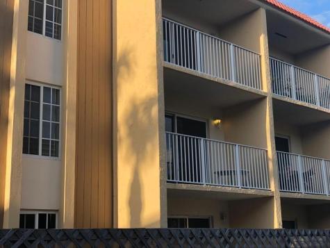 5221 Geneva Way Doral FL 33166