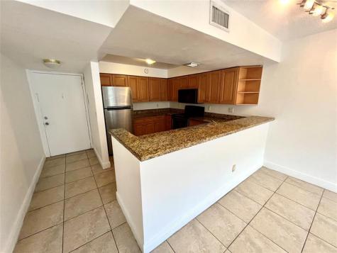 5221 Geneva Way Doral FL 33166