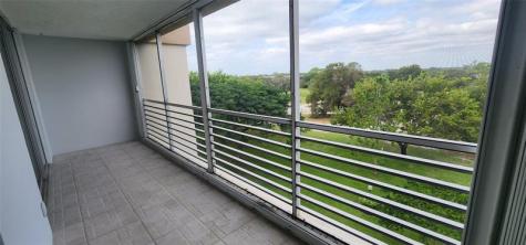 3503 Oaks Way Pompano Beach FL 33069