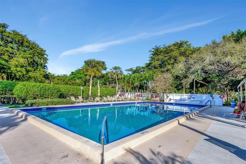 3503 Oaks Way Pompano Beach FL 33069