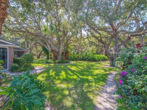 125 E Park Shores Circle Vero Beach FL 32963