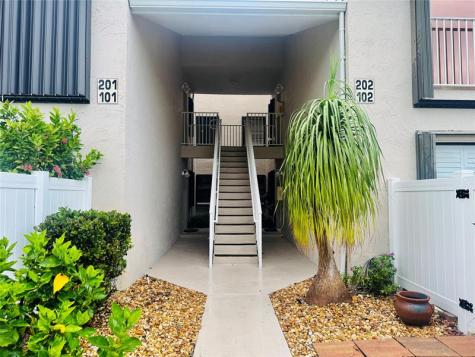 3216 S Lakeview Circle Fort Pierce FL 34949