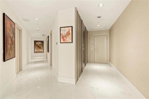 17301 Biscayne Boulevard Aventura FL 33160